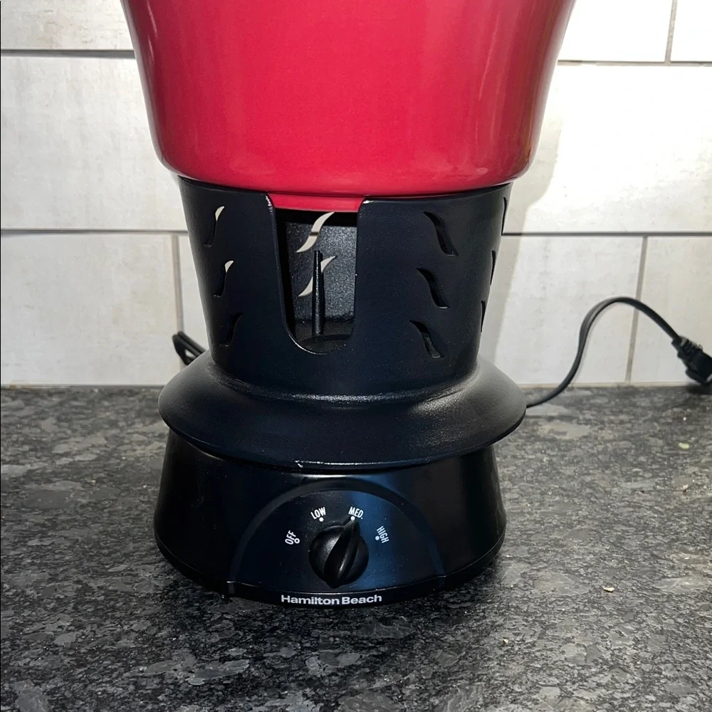 Ceramic Hamilton Beach Red Electric Fondue Set   Looks to be new without box.